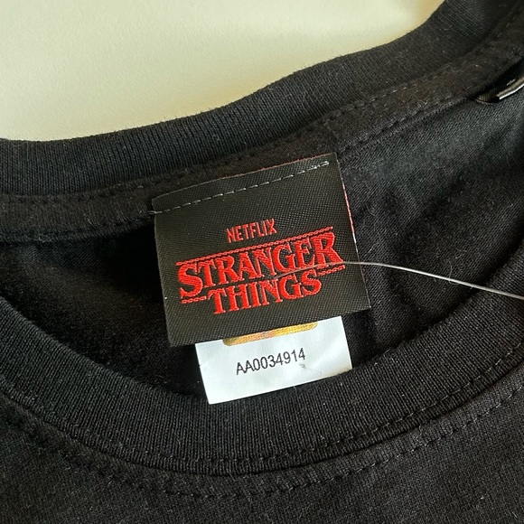 Stranger Things T-Shirt โค๏ธ - Picture 3 of 10